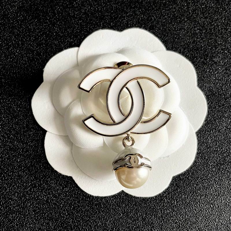 Chanel Brooch 04yxs363 (7)