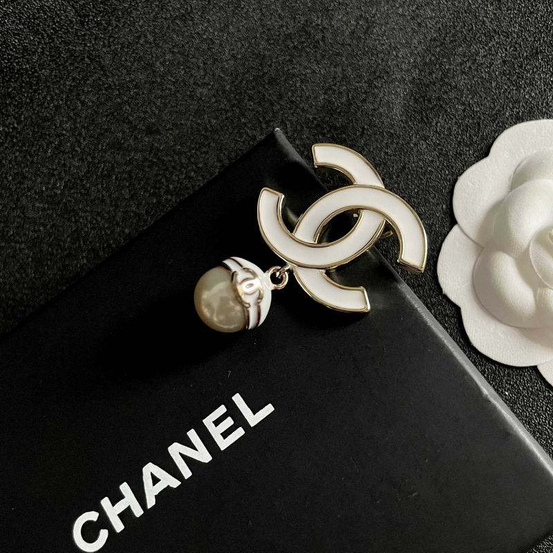 Chanel Brooch 04yxs363 (8)
