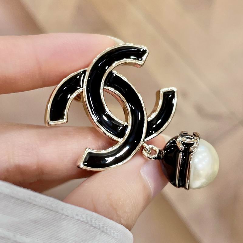 Chanel Brooch 04yxs363 (9)