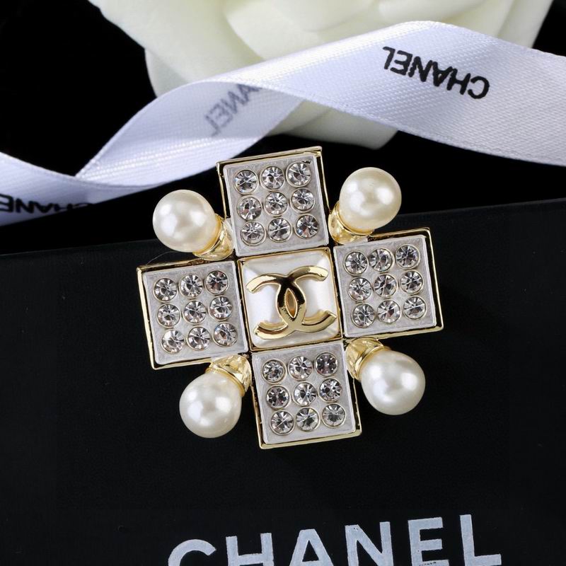 Chanel Brooch 04yxs364 (1)
