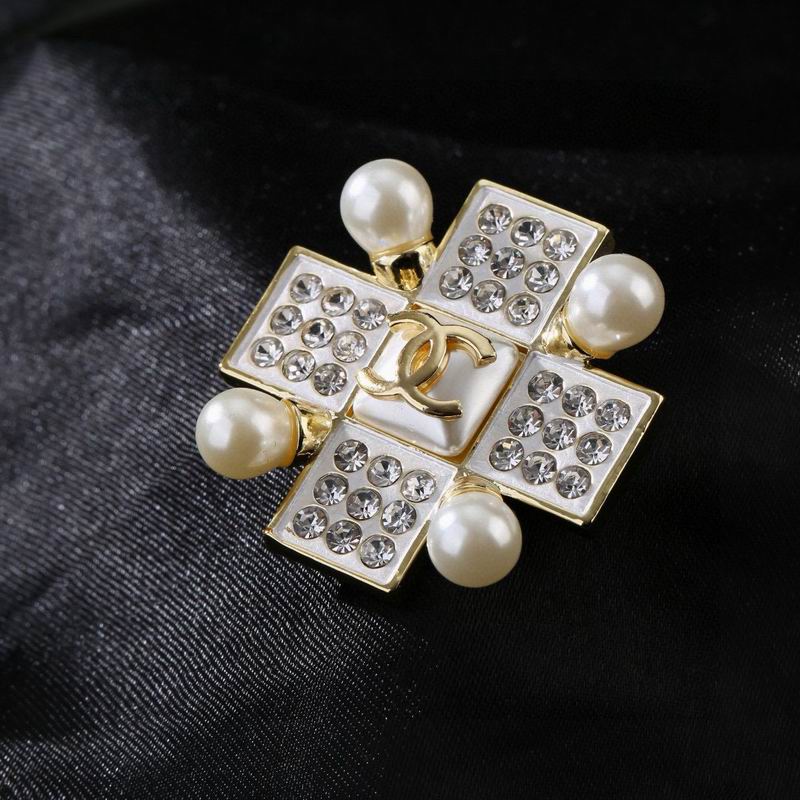 Chanel Brooch 04yxs364 (7)