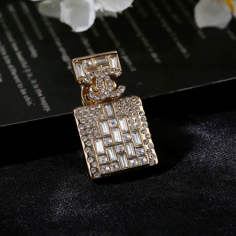 Chanel Brooch 04yxs367 (5)