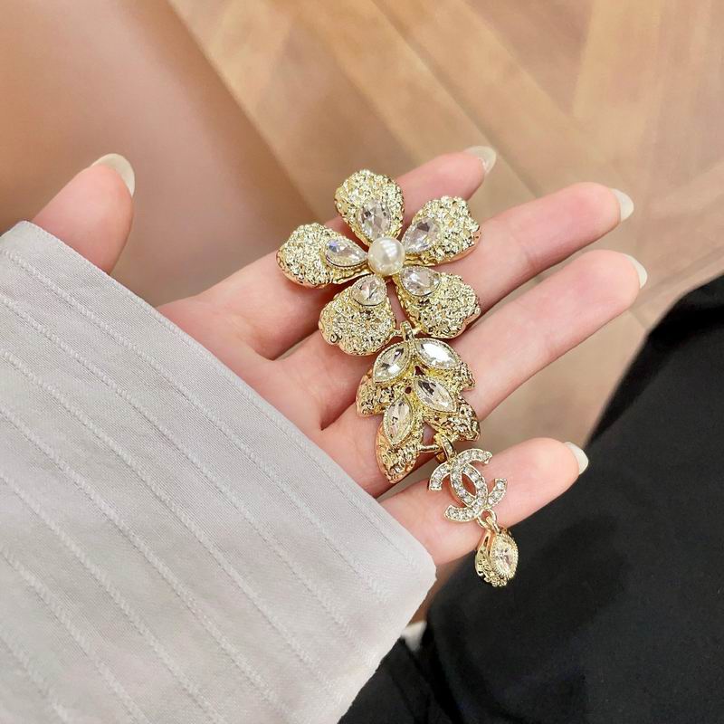 Chanel Brooch 04yxs370 (6)