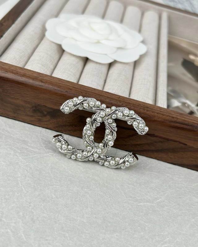 Chanel Brooch 04yxs392 (8)