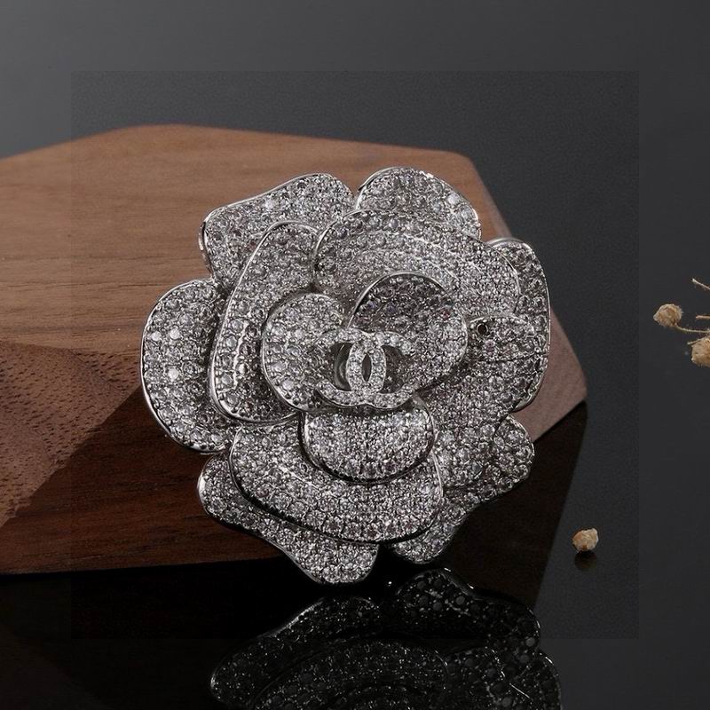 Chanel Brooch 04yxs42 (2)