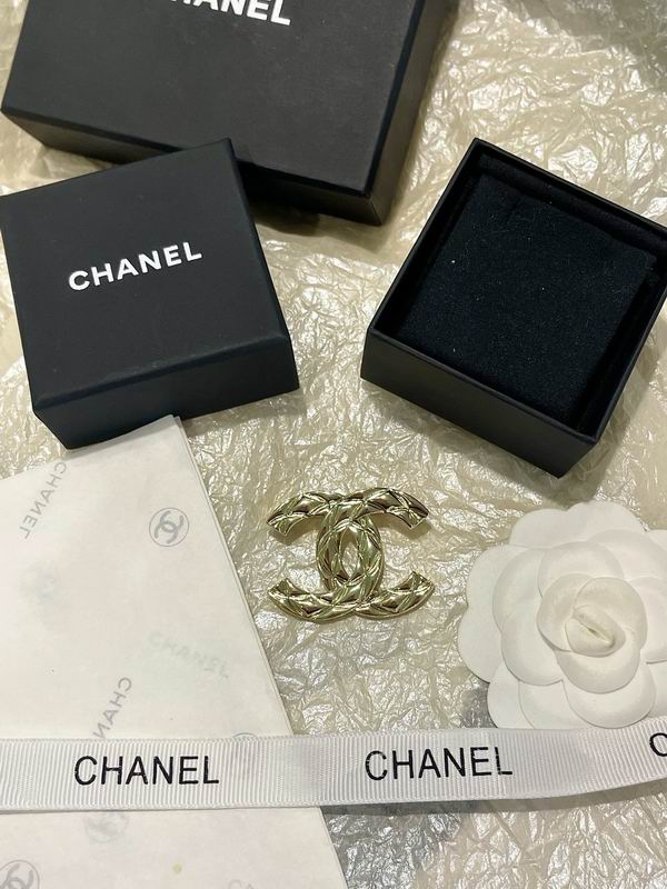 Chanel Brooch 04yxs49 (3)