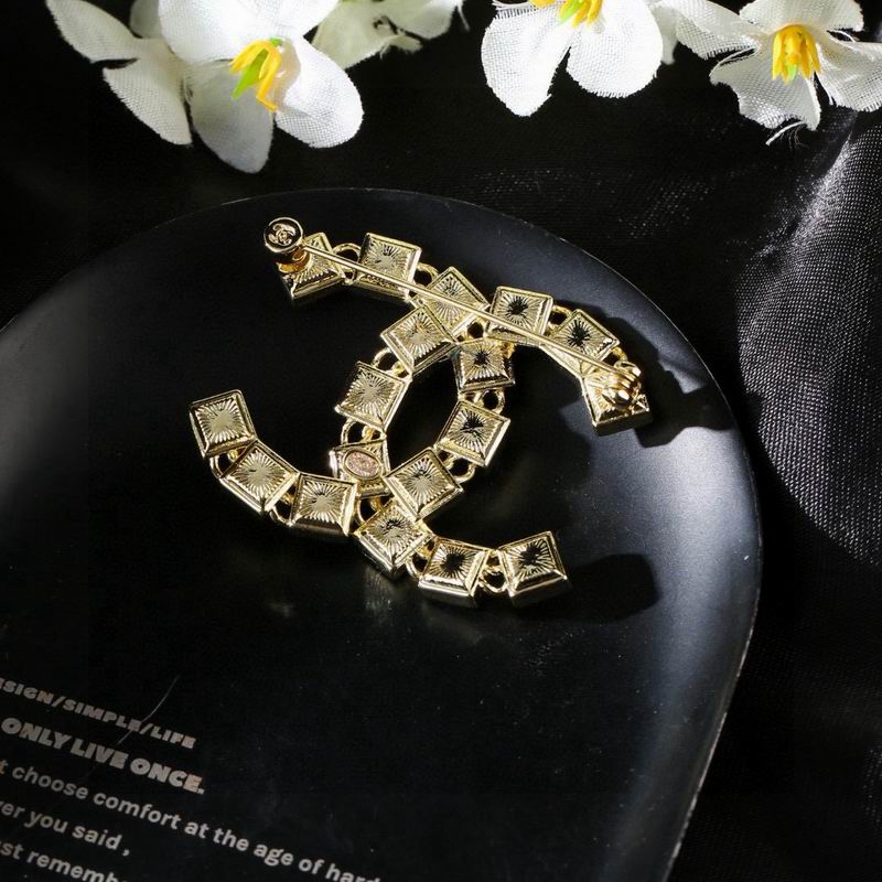 Chanel Brooch 04yxs52 (5)