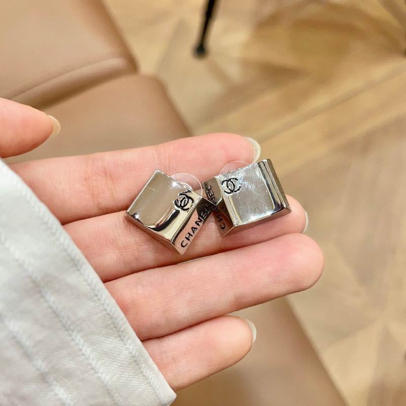 Chanel Earring 03yxs447 (13)