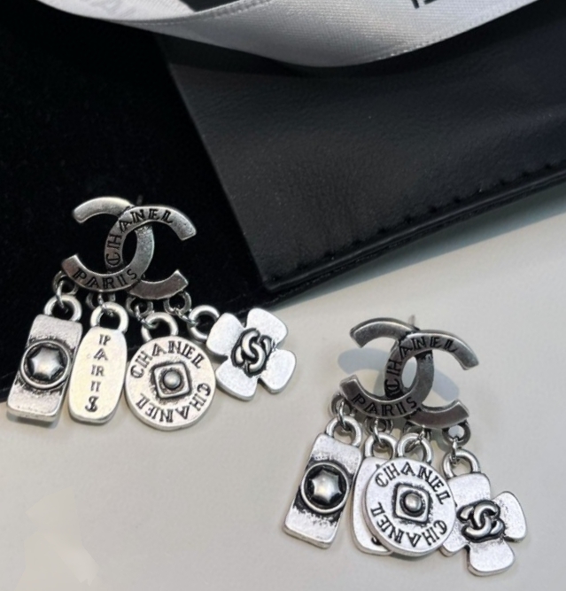 Chanel Earring 03yxs591 (6)