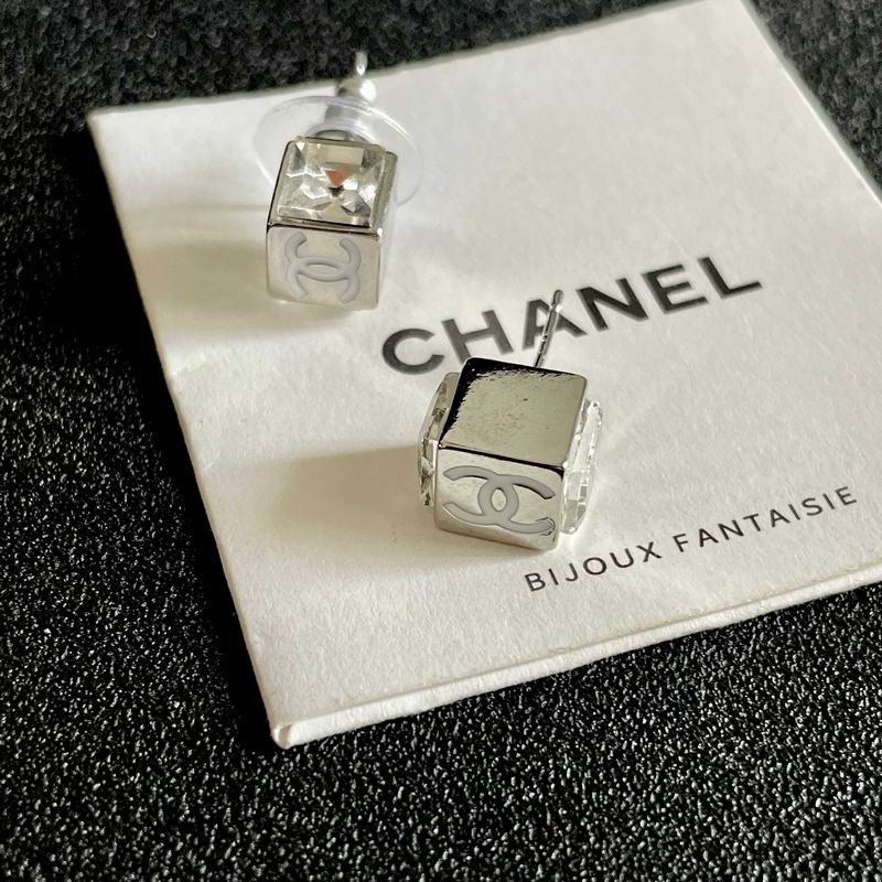 Chanel Earring 03yxs696 (10)