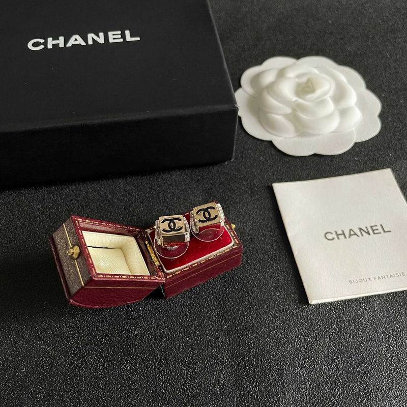 Chanel Earring 03yxs696 (2)