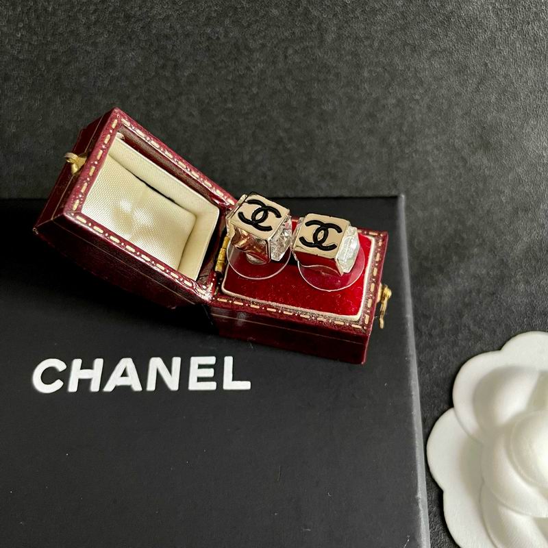Chanel Earring 03yxs696 (3)