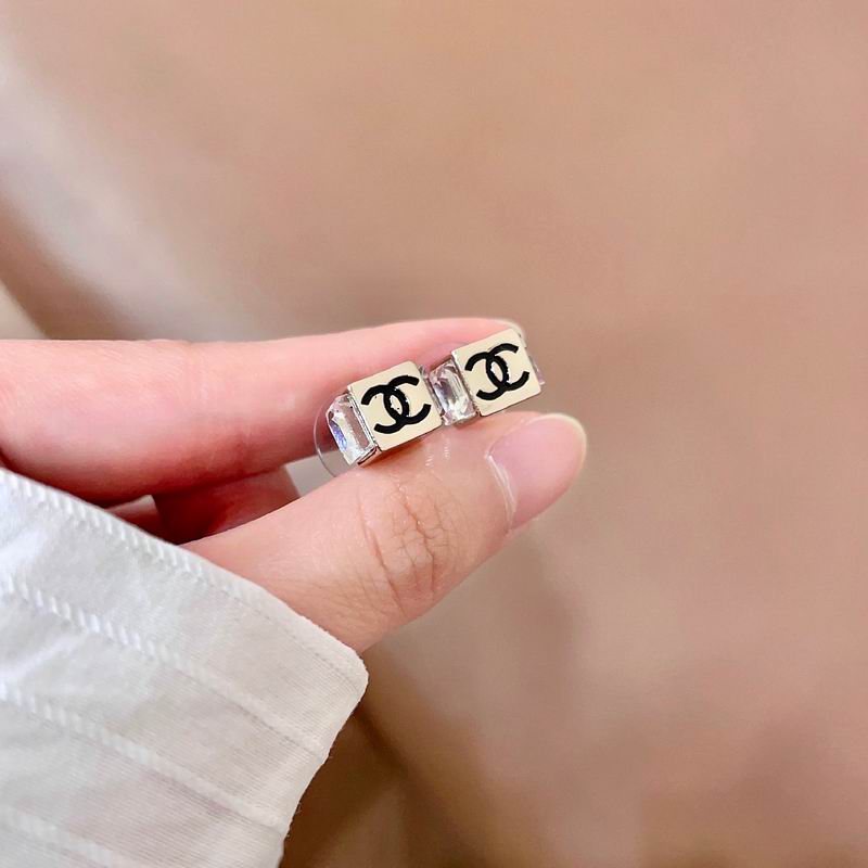 Chanel Earring 03yxs696 (6)