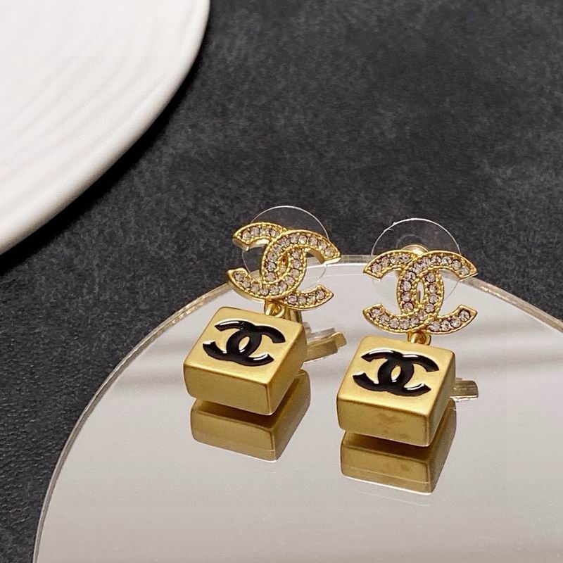Chanel Earring 03yxs747 (7)