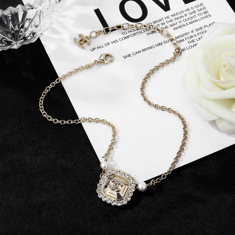 Chanel Necklace 03yxs240 (4)