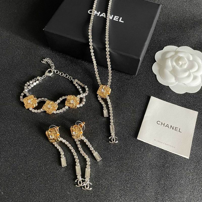 Chanel Suits 02yxs07 (5)
