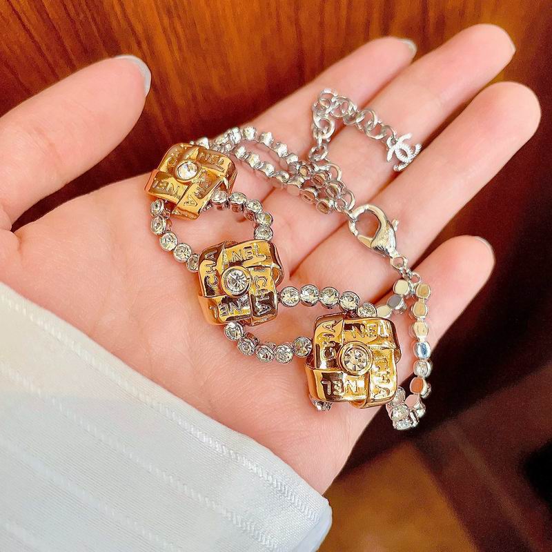 Chanel Suits 02yxs07 (8)