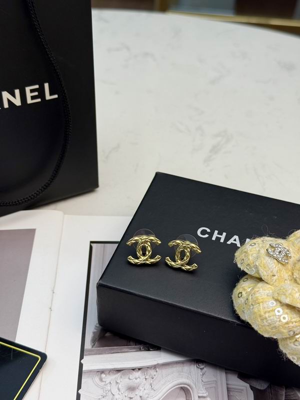 Chanel Suits 02yxs08 (4)
