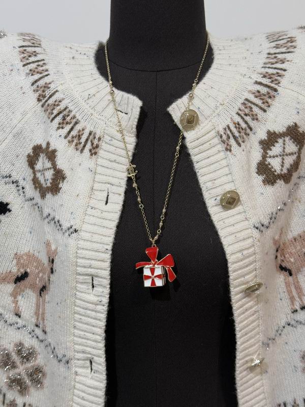 Chanel Suits 03yxs11 (4)