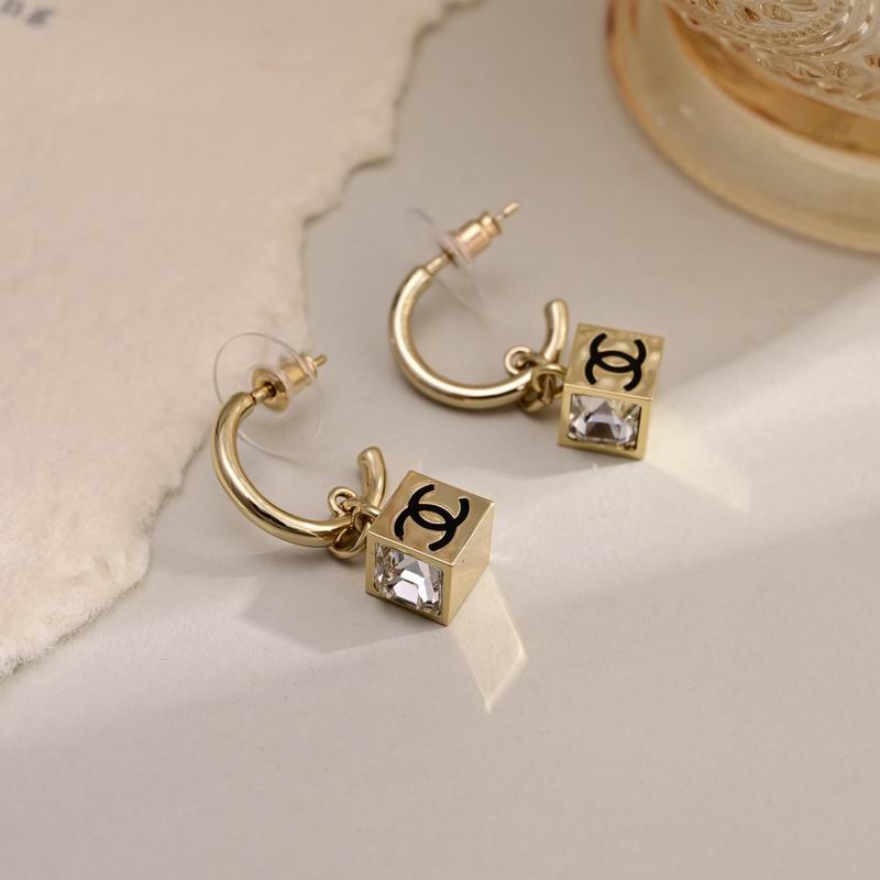 Chanel Suits 03yxs12 (4)