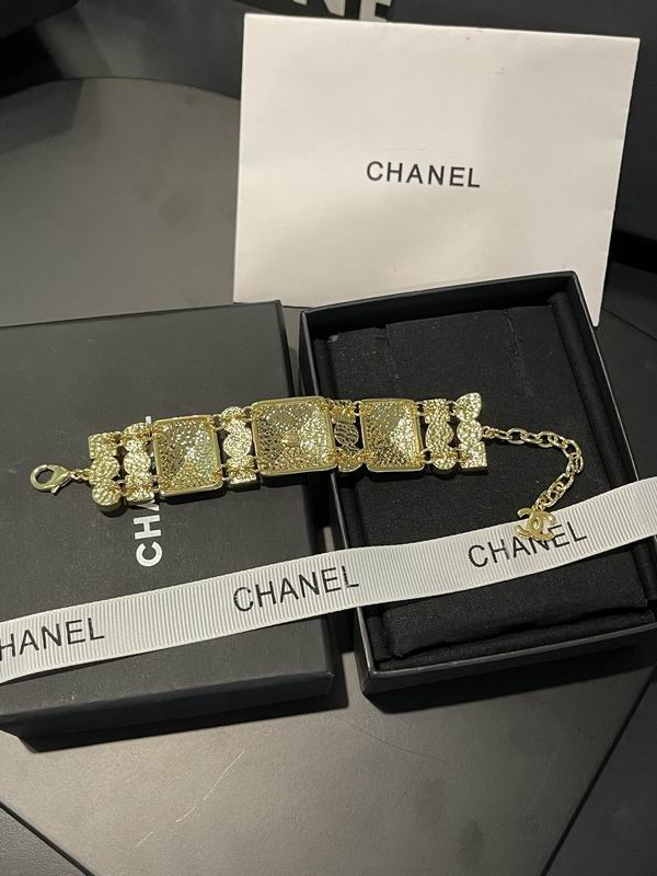 Chanel Suits 03yxs18 (14)