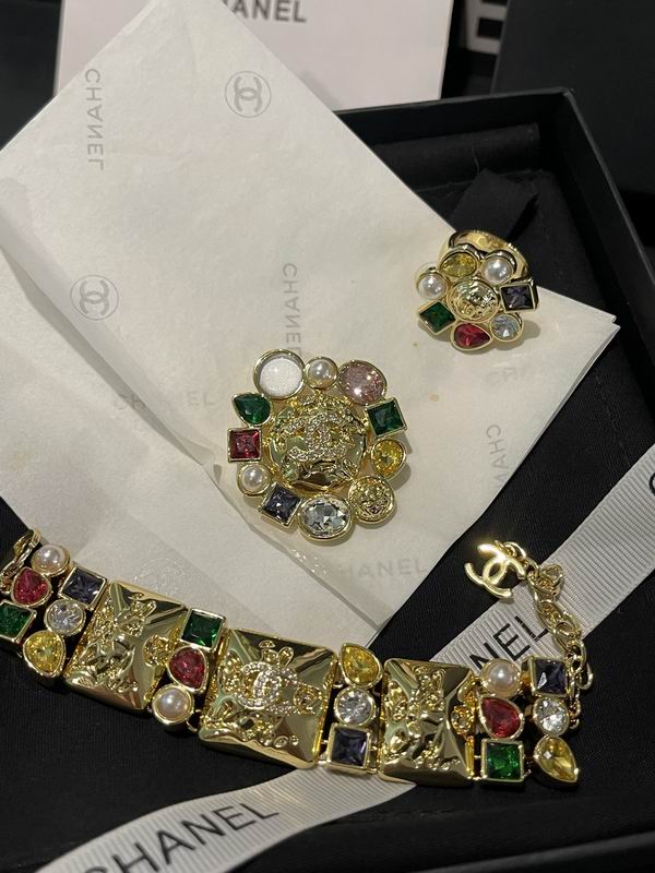 Chanel Suits 03yxs18 (5)