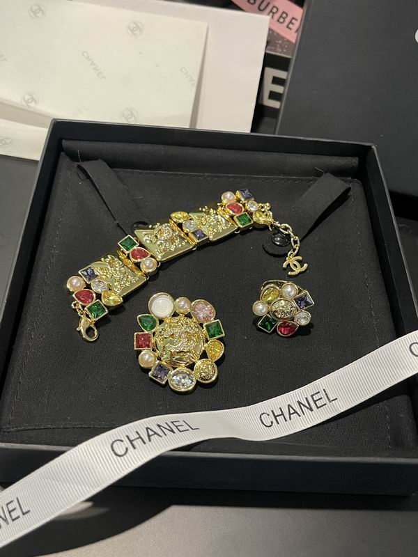 Chanel Suits 03yxs18 (9)
