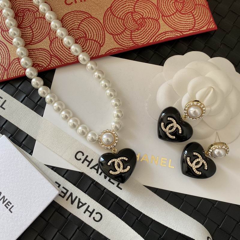 Chanel Suits 03yxs19 (13)