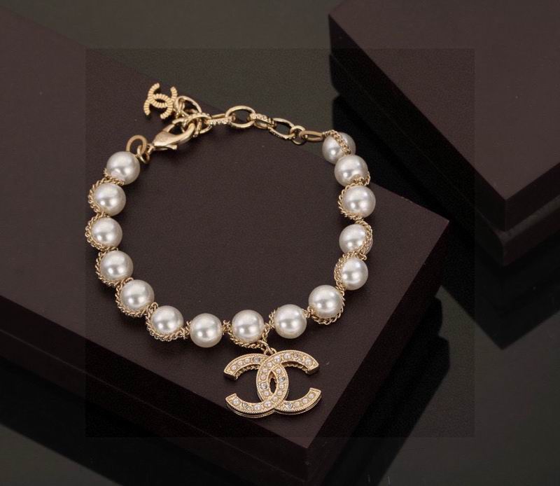 Chanel Suits 03yxs20 (2)