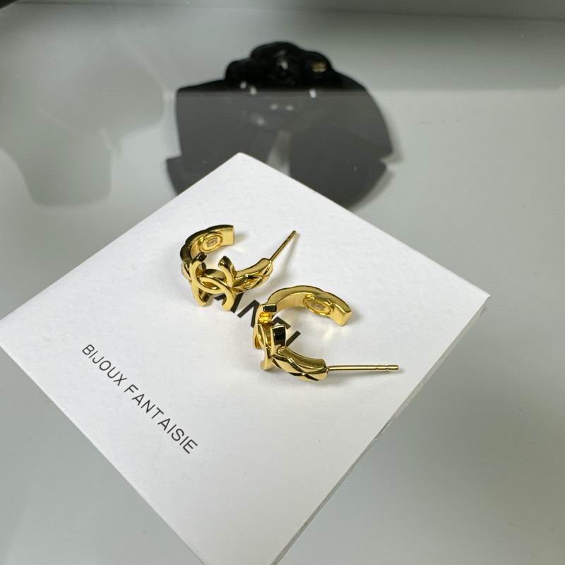 Chanel Suits 03yxs24 (2)