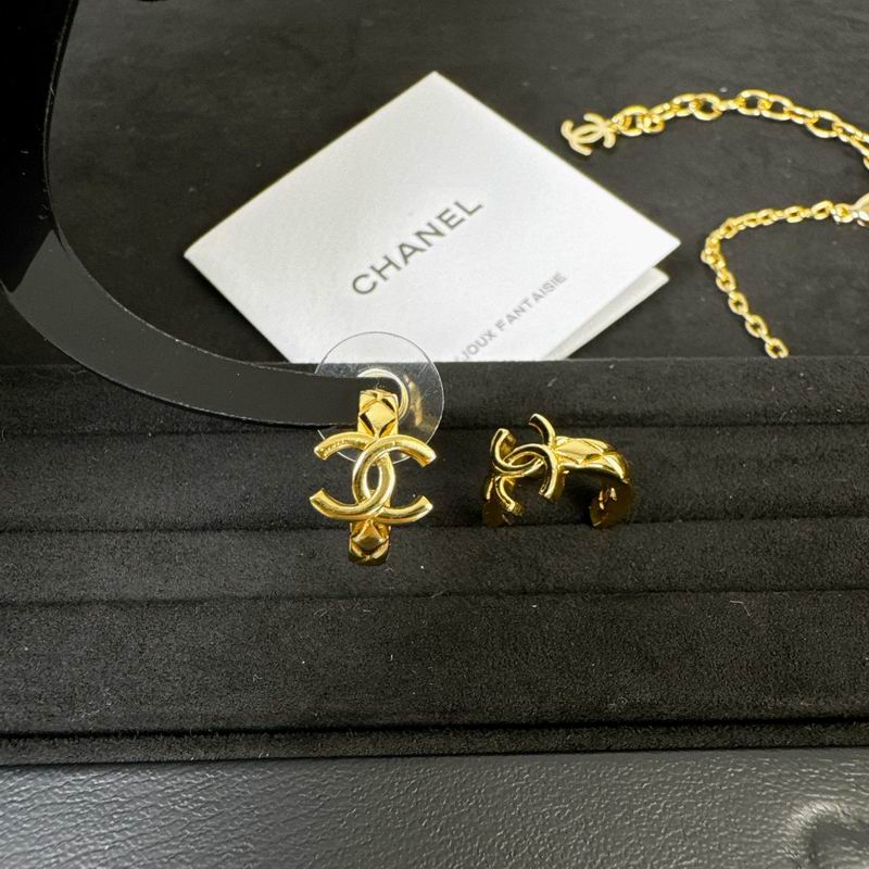 Chanel Suits 03yxs24 (4)