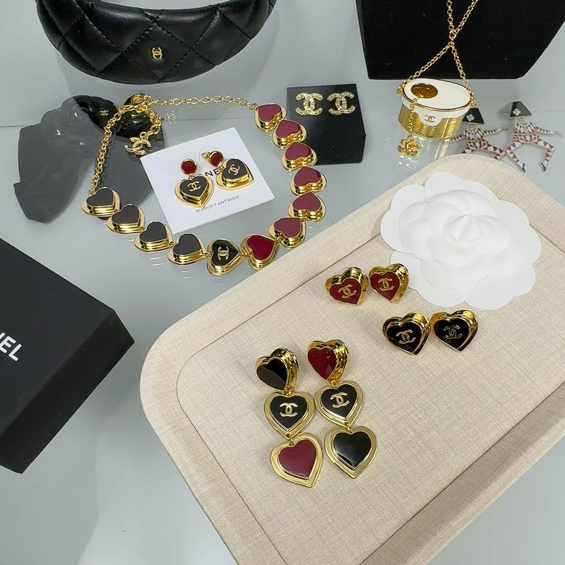 Chanel Suits 03yxs25 (1)