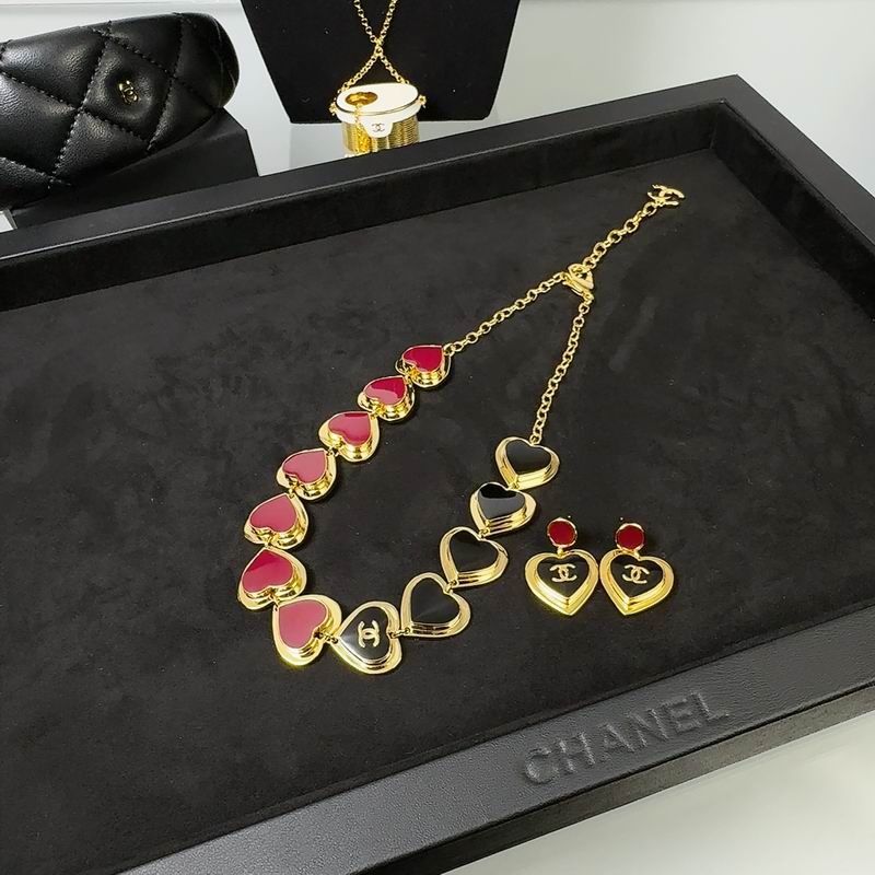 Chanel Suits 03yxs25 (4)