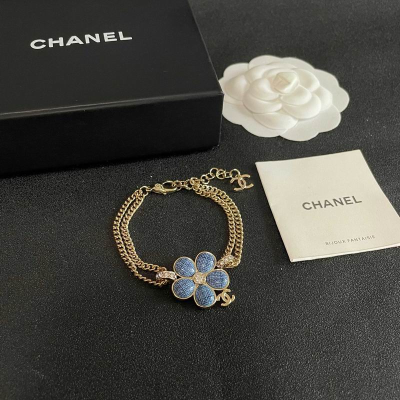Chanel Suits 03yxs28 (12)
