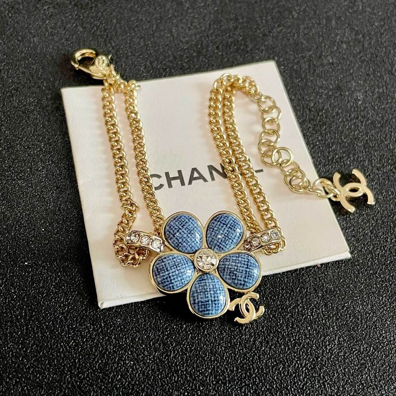 Chanel Suits 03yxs28 (13)
