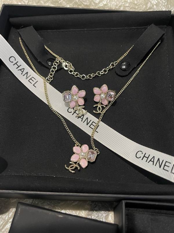 Chanel Suits 03yxs29 (14)