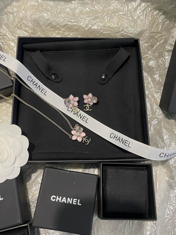 Chanel Suits 03yxs29 (15)