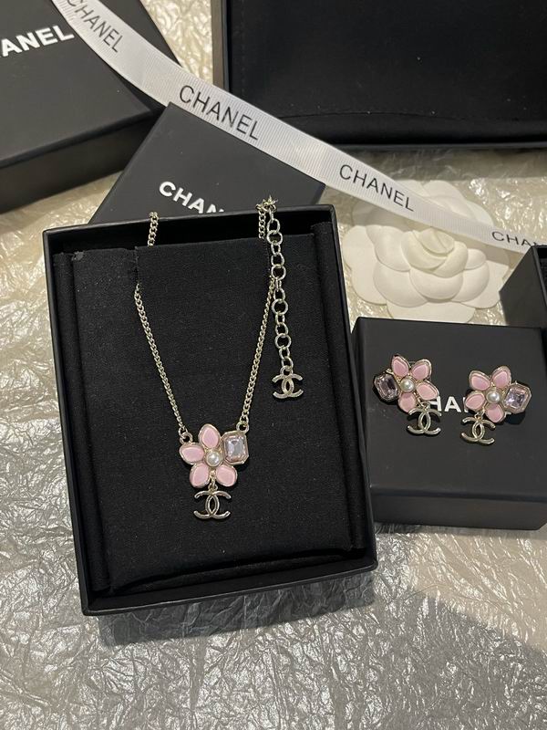 Chanel Suits 03yxs29 (5)