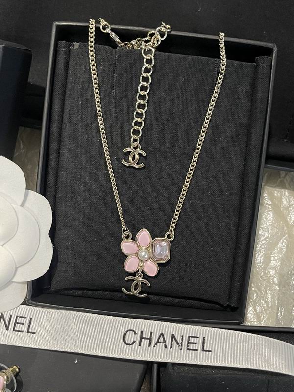 Chanel Suits 03yxs29 (8)