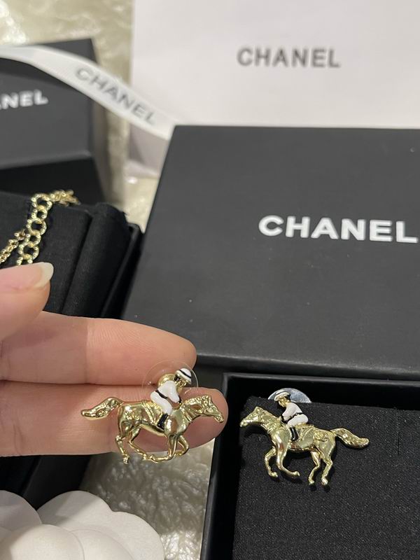 Chanel Suits 03yxs32 (10)