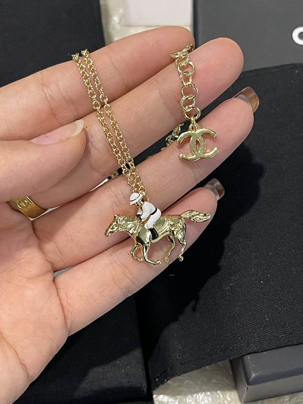 Chanel Suits 03yxs32 (21)