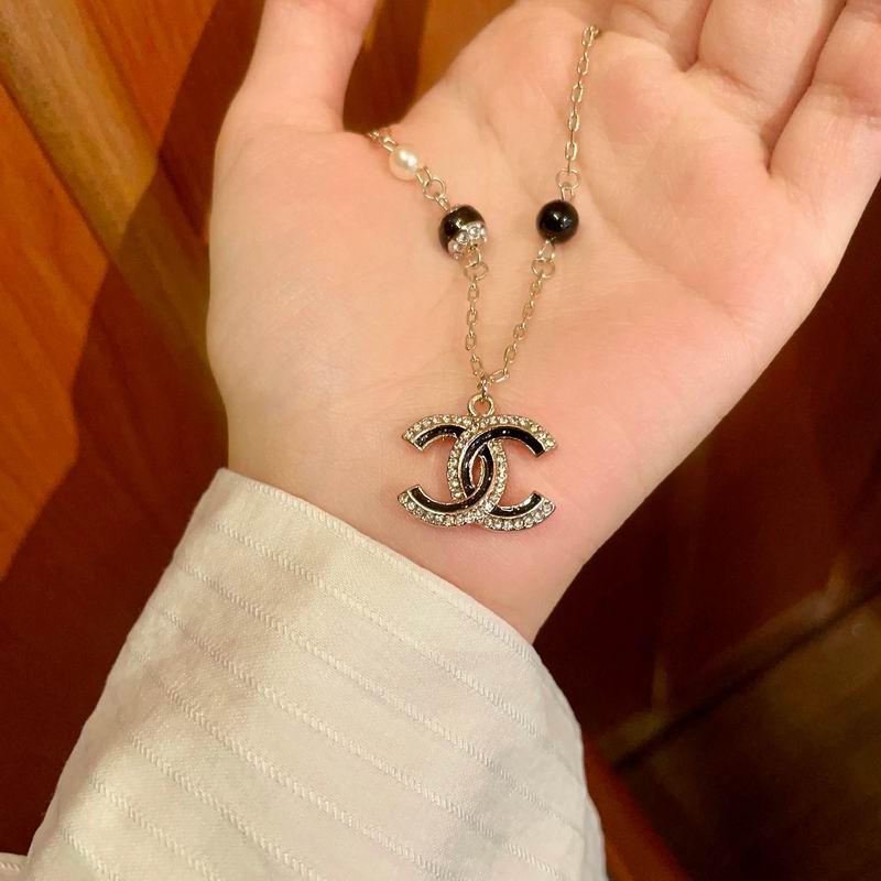 Chanel Suits 03yxs35 (6)