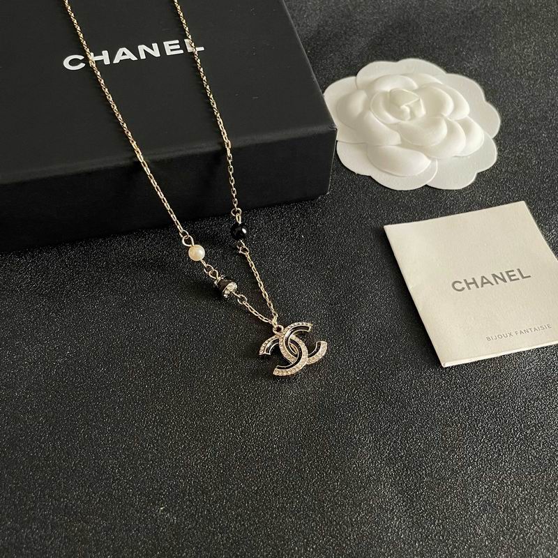 Chanel Suits 03yxs35 (8)