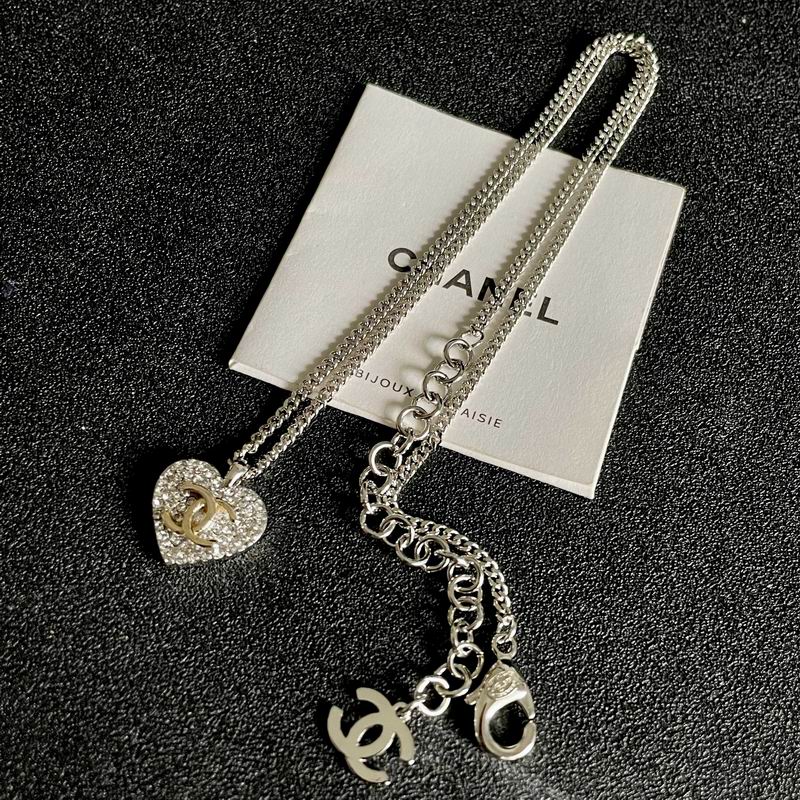 Chanel Suits 03yxs36 (5)