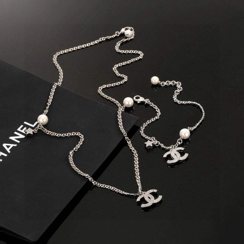 Chanel Suits 03yxs39 (1)