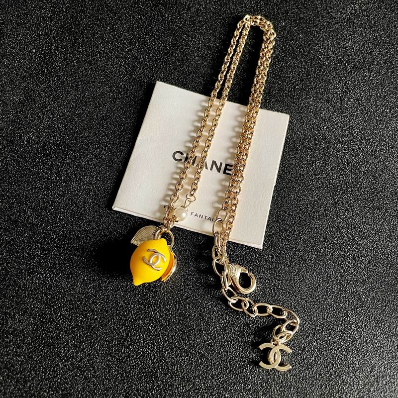 Chanel Suits 04yxs41 (5)