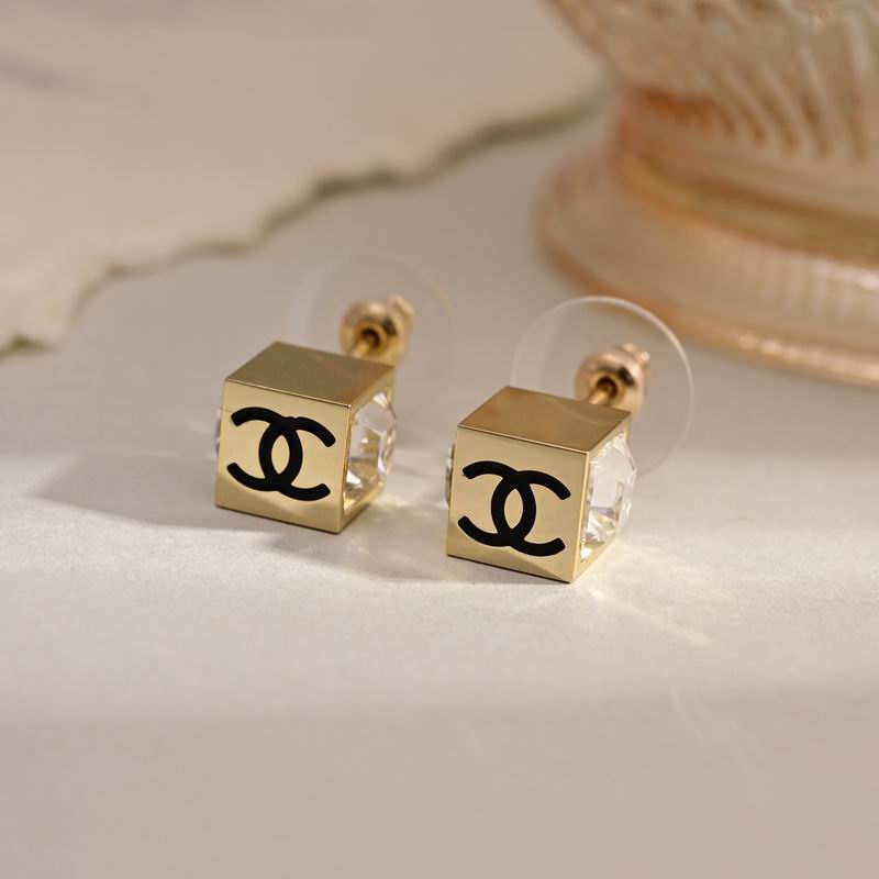 Chanel Suits 04yxs46 (8)