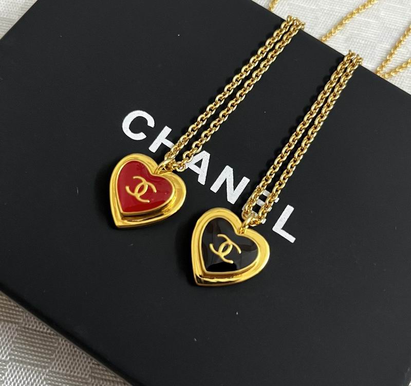 Chanel Suits 04yxs47 (1)