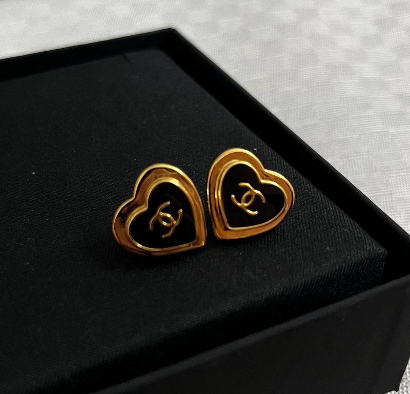 Chanel Suits 04yxs47 (2)