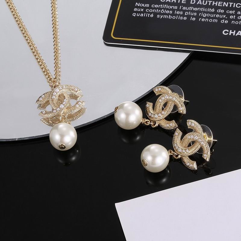 Chanel Suits 04yxs48 (4)